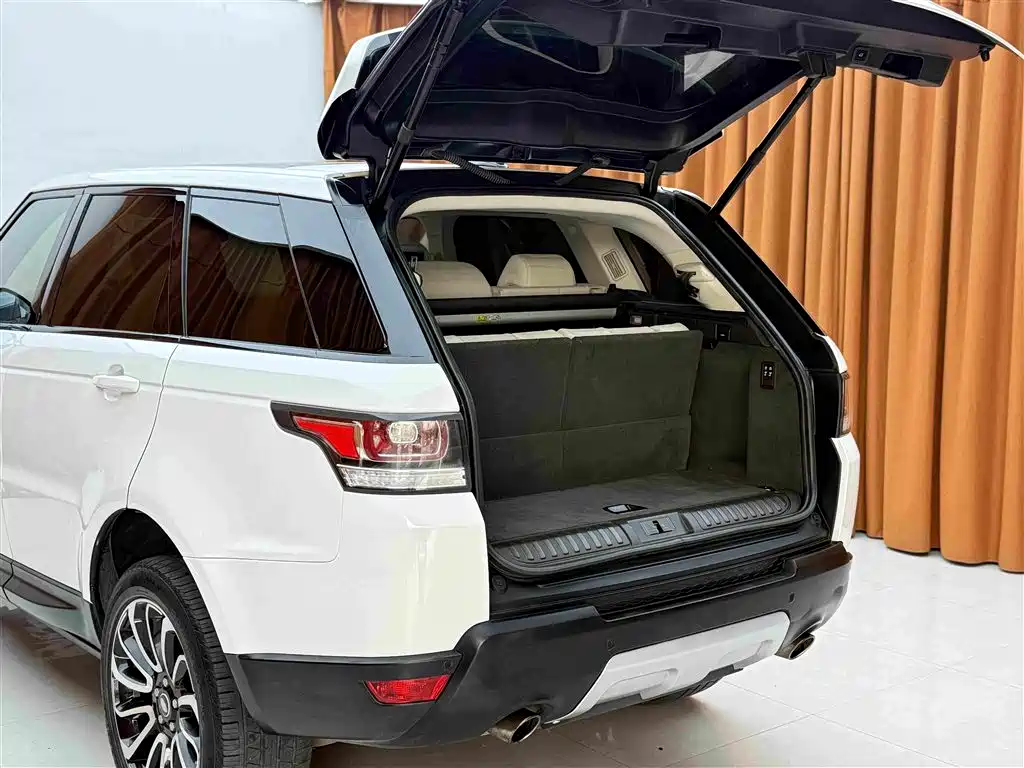 Photo 18 - Land Rover Range Rover Sport
