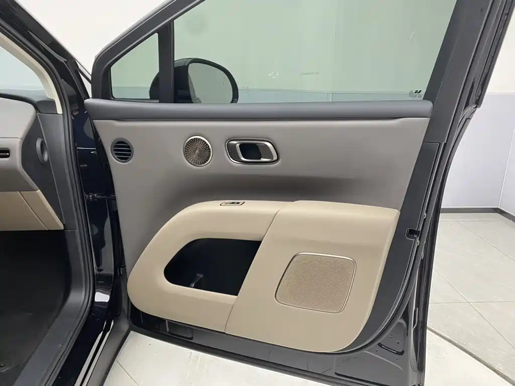 Li Auto Li i8 2026 2025 Standard Edition