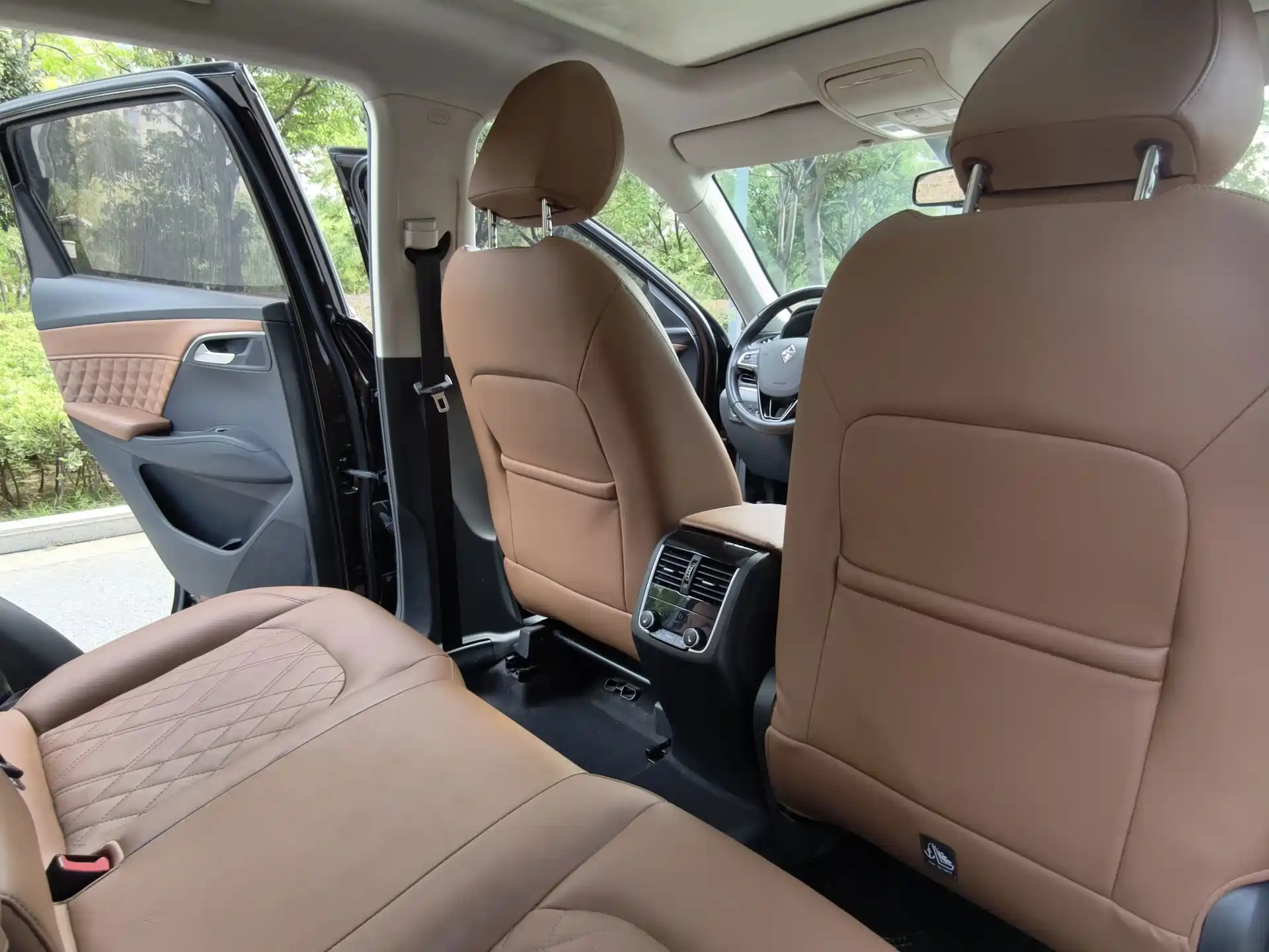 Фото 7 - Borgward BX7
