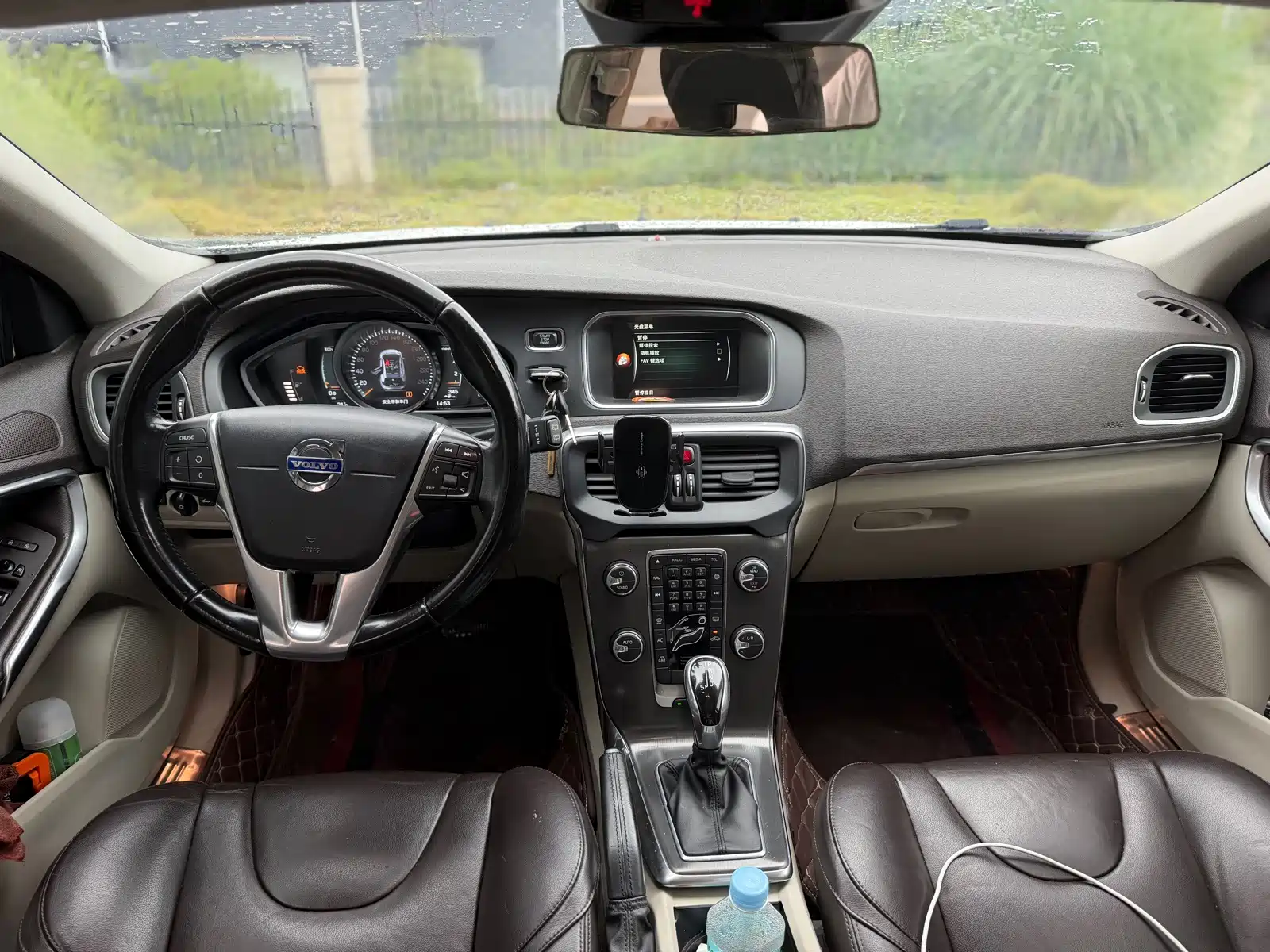 Photo 5 - Volvo V40