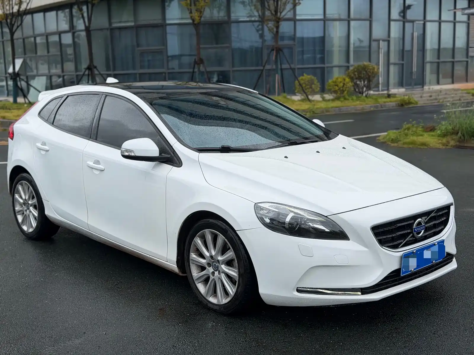Photo 3 - Volvo V40