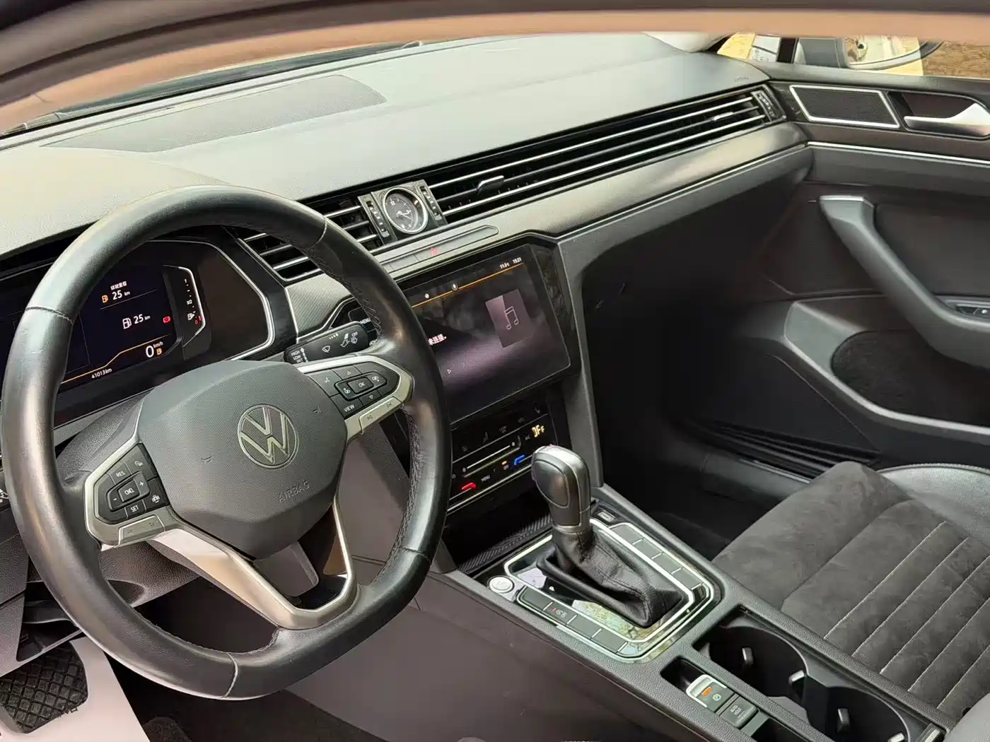 Volkswagen Magotan 2021 330TSI DSG 30th Anniversary Edition фото 12