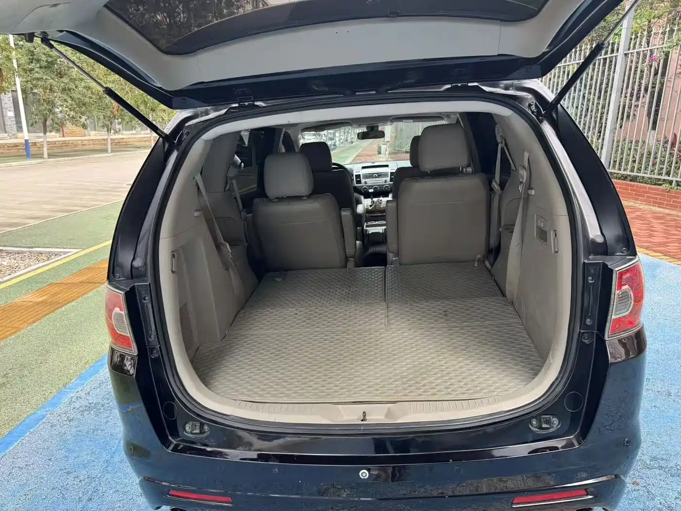 Mazda 8 2012 2011 Model 2.3L Elite Edition