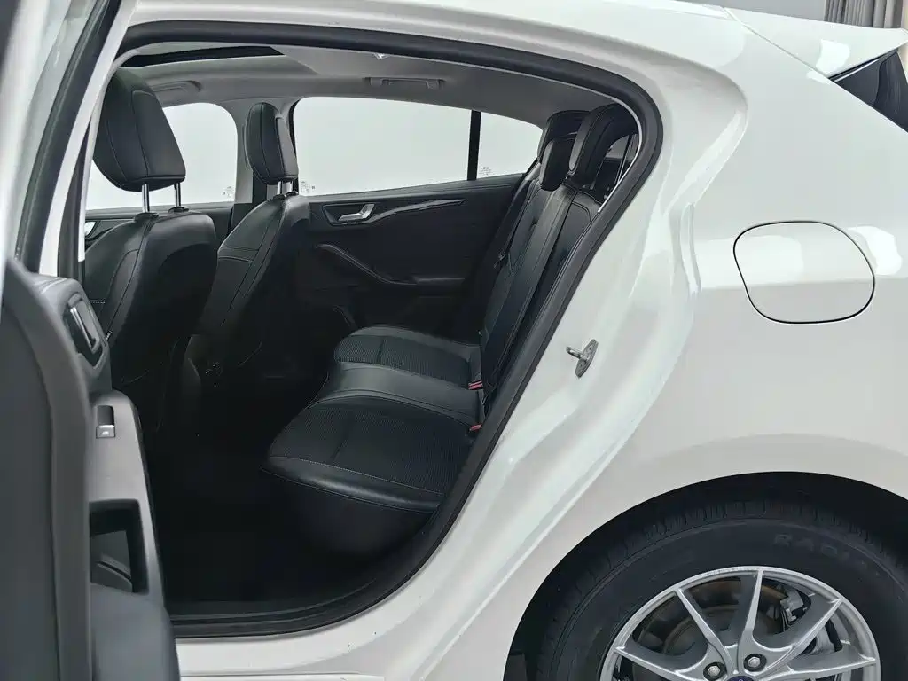 Photo 15 - Ford Focus