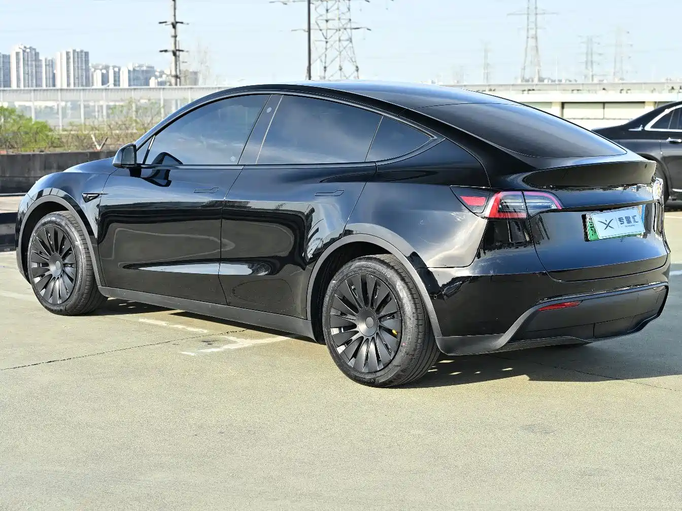 TESLA MODEL Y