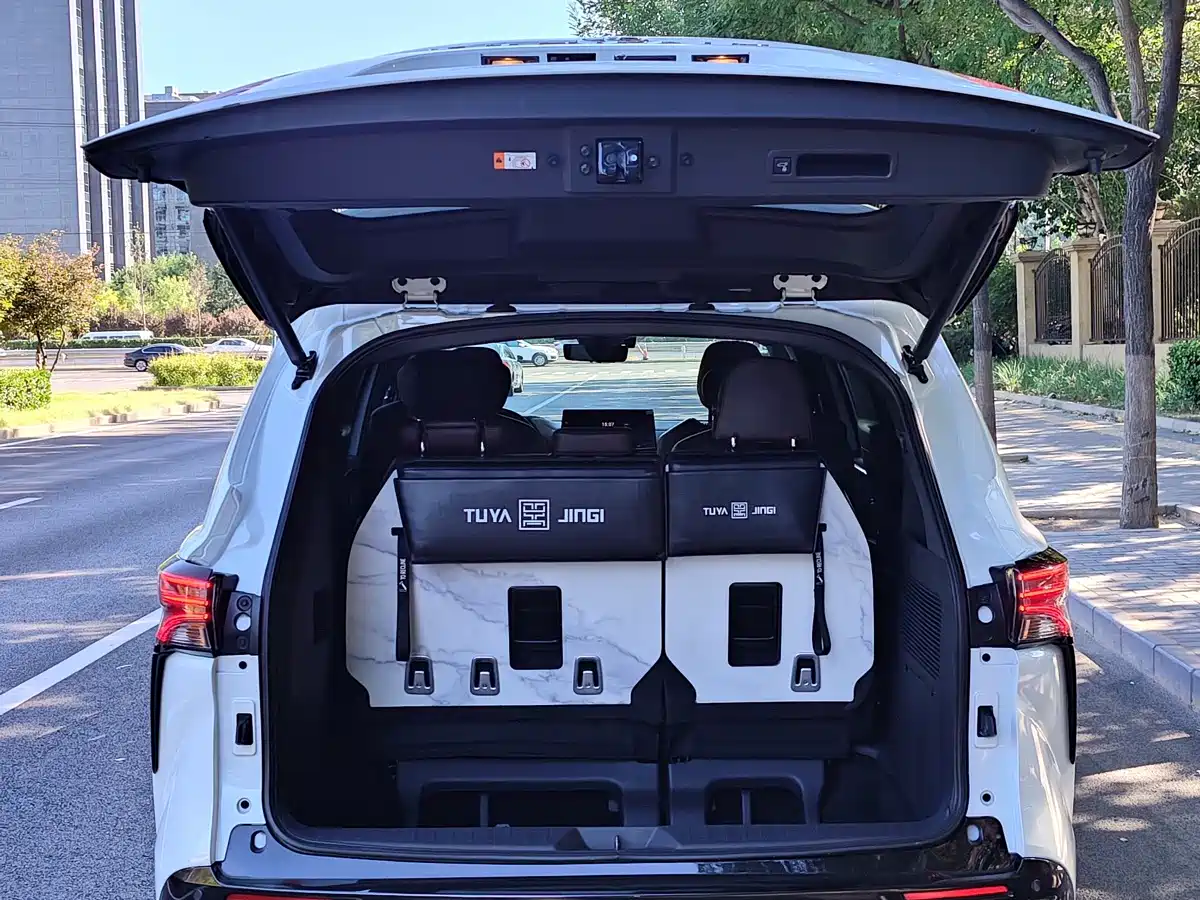 Фото 27 - Toyota Granvia