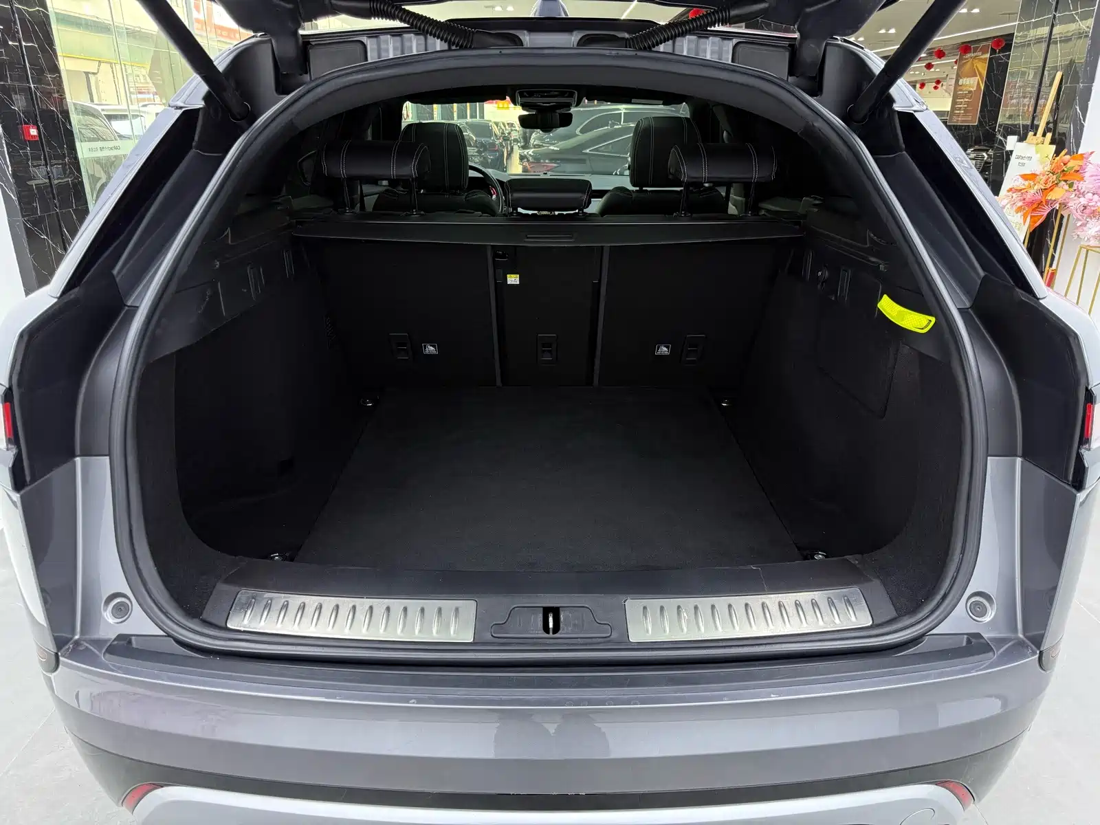Фото 22 - Land Rover Range Rover Velar