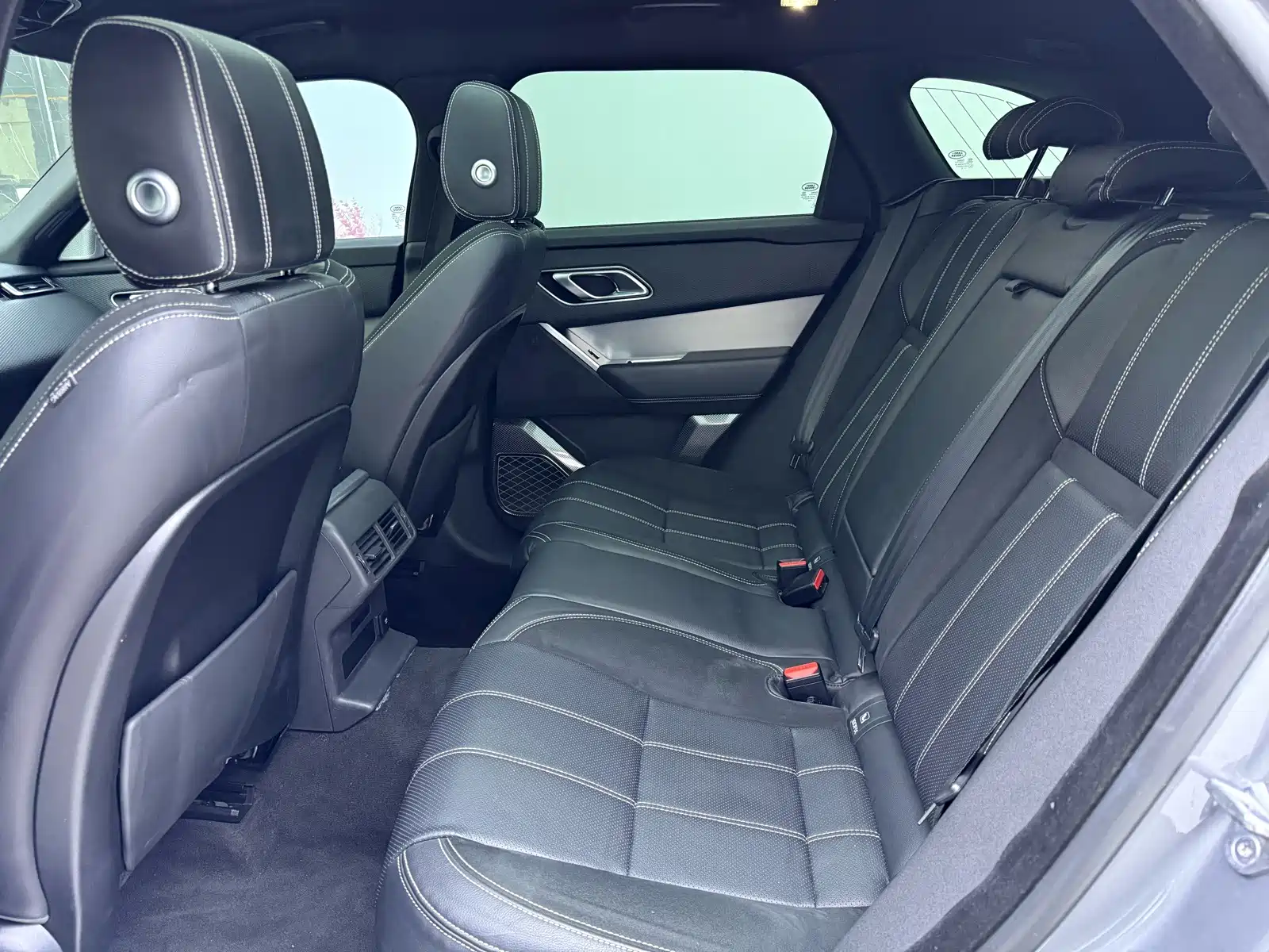 Фото 19 - Land Rover Range Rover Velar