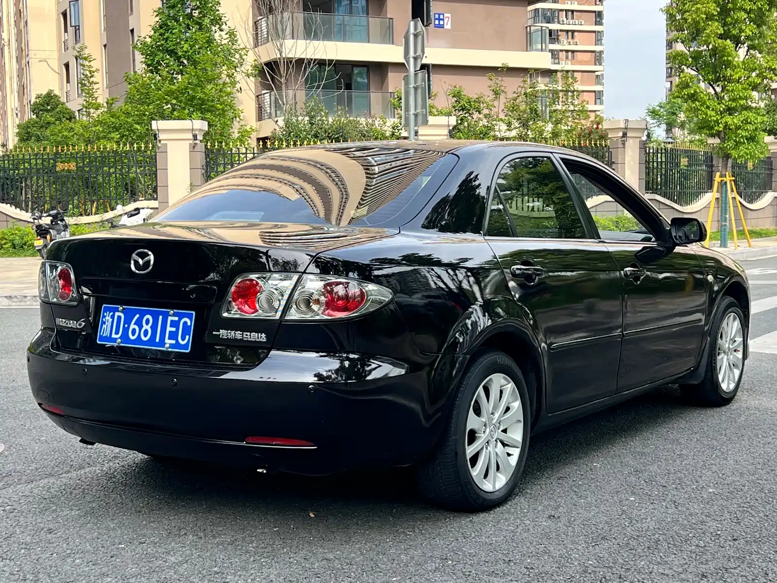 Photo 5 - Mazda 6