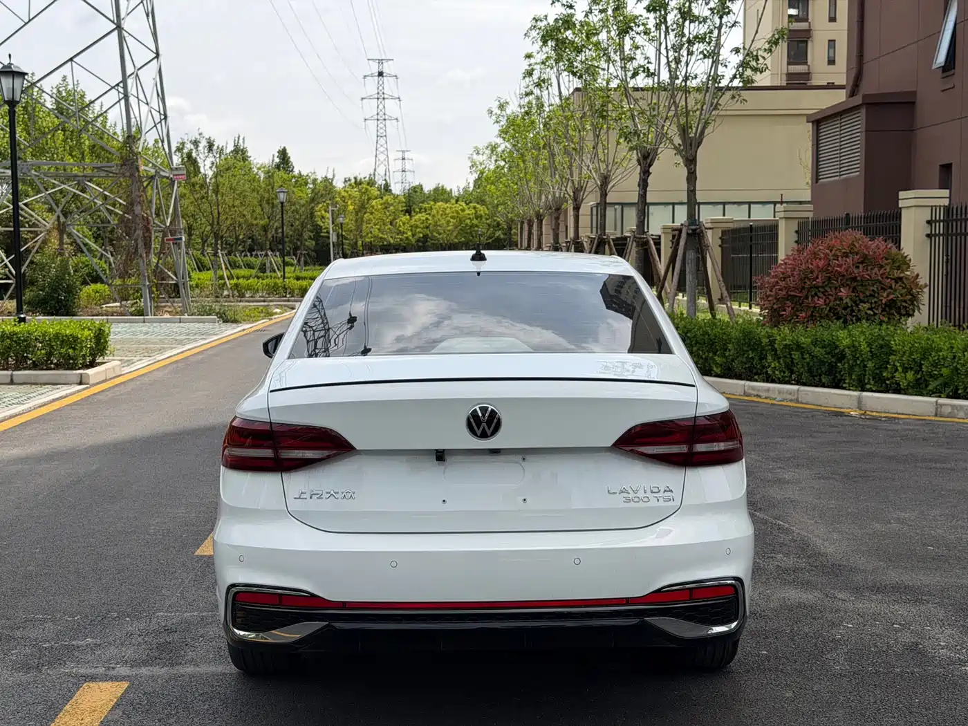 Volkswagen Lavida 2024 Model 300TSI DSG Starlight Leading Edition фото 8