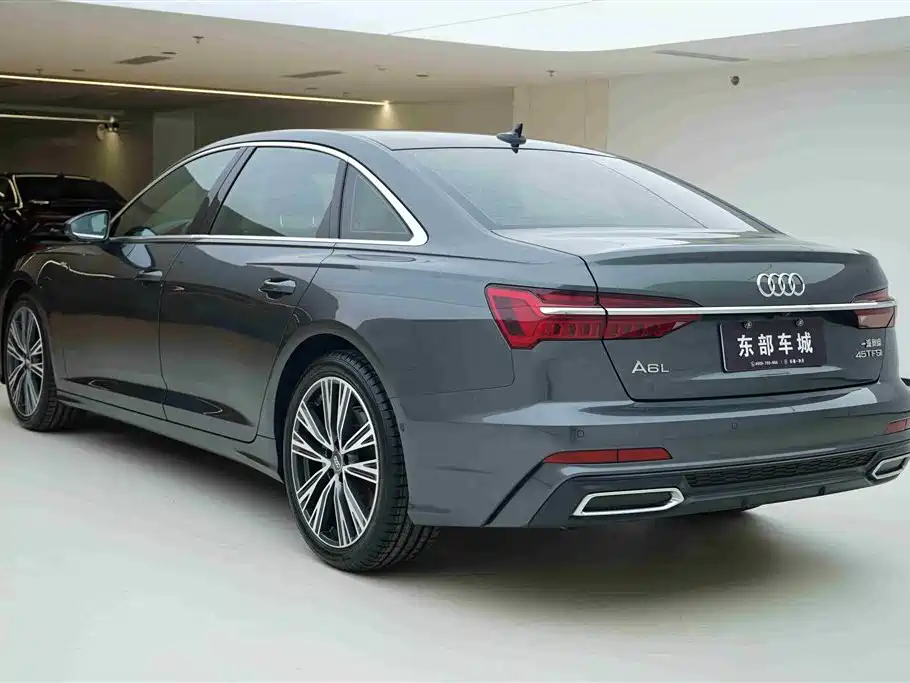 Audi A6L 2019 45 TFSI quattro Exclusive Dynamic фото 4