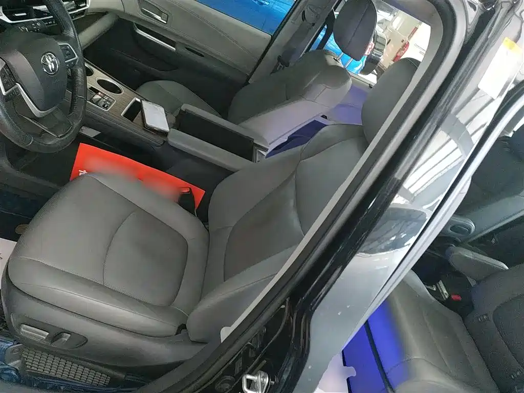 Toyota Granvia 2023 2.5L Hybrid Prestige PLUS Edition фото 11