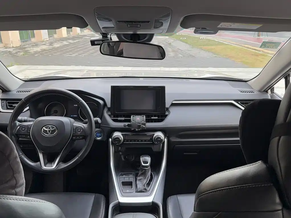 Фото 6 - Toyota Wildlander