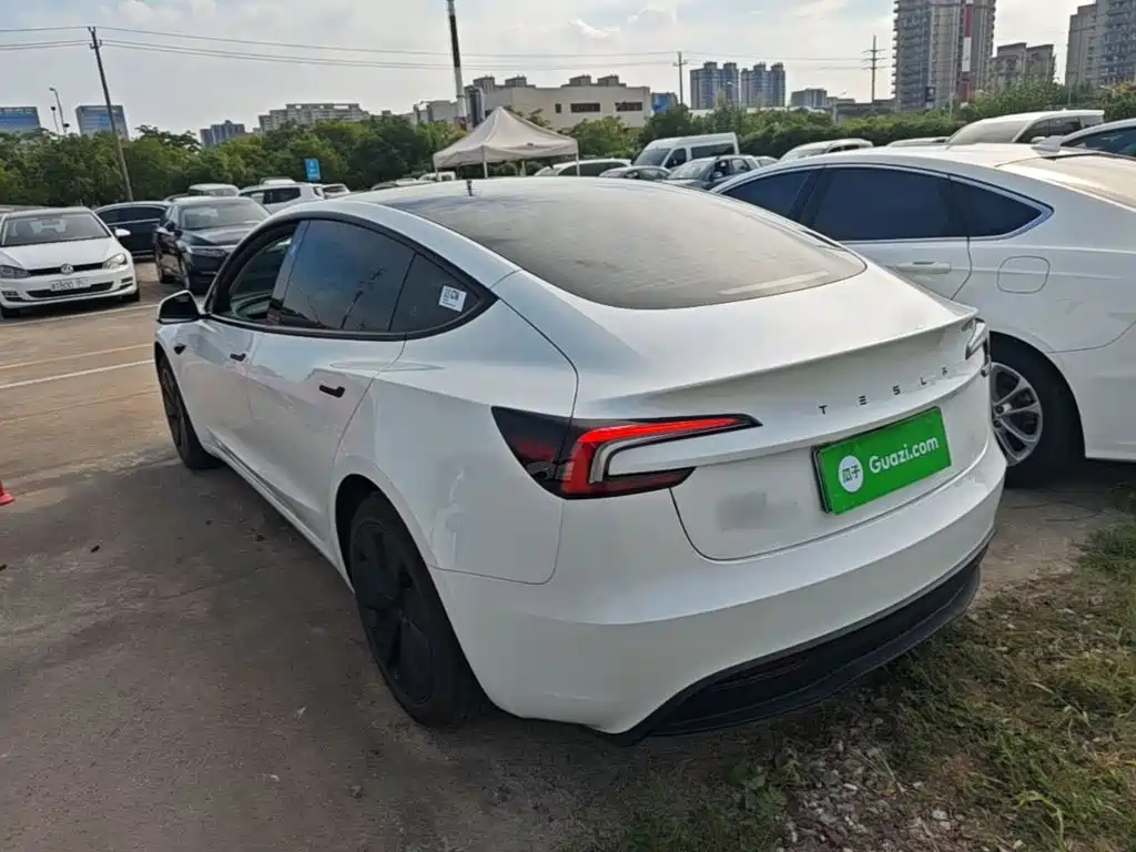 Фото 5 - Tesla Model 3