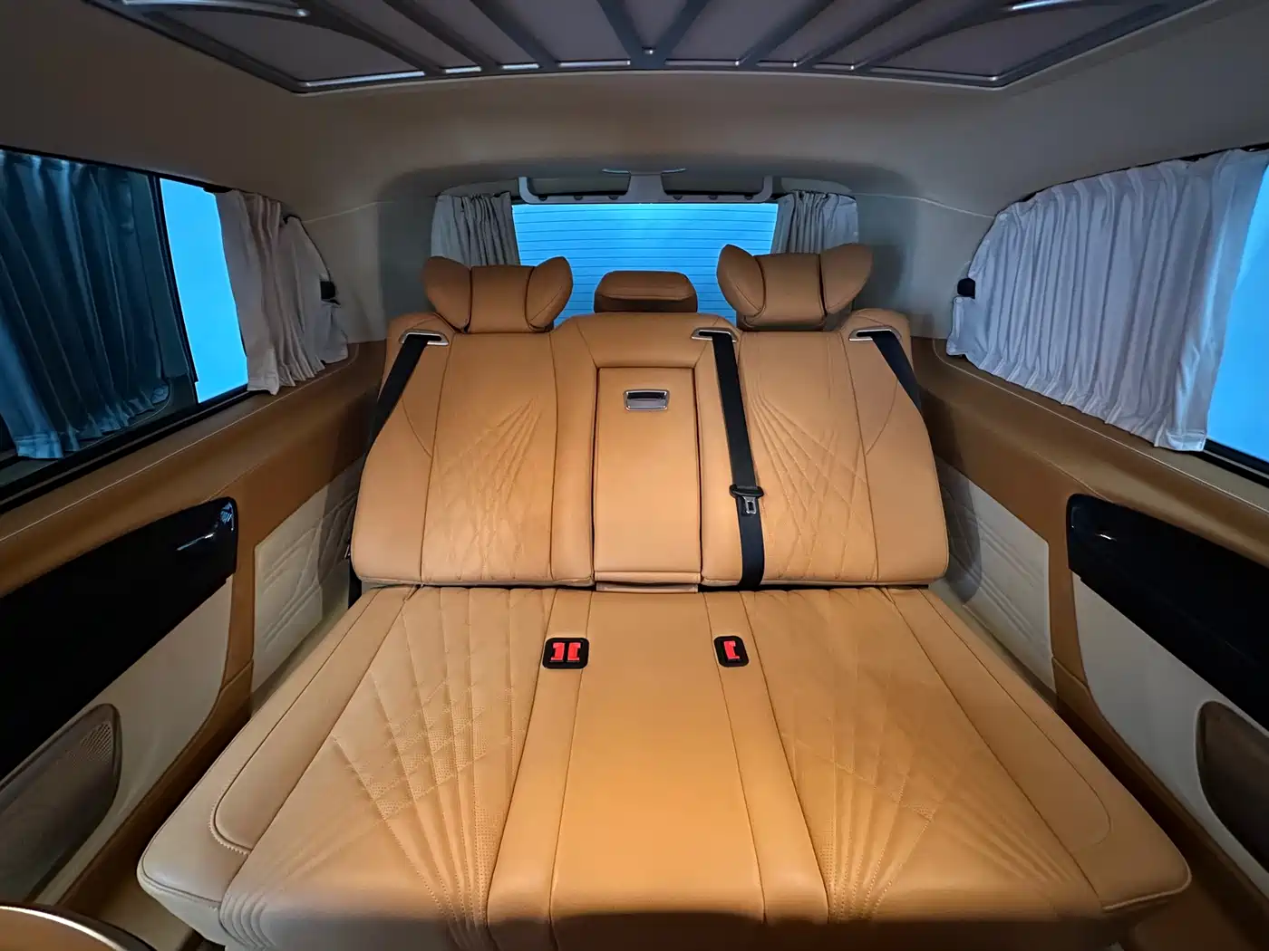 Mercedes-Benz Vito 2024 2.0T Elite Edition 7-Seater фото 10