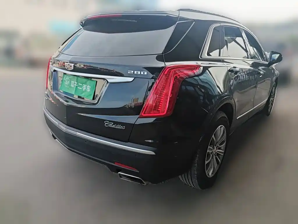 Фото 6 - Cadillac XT5
