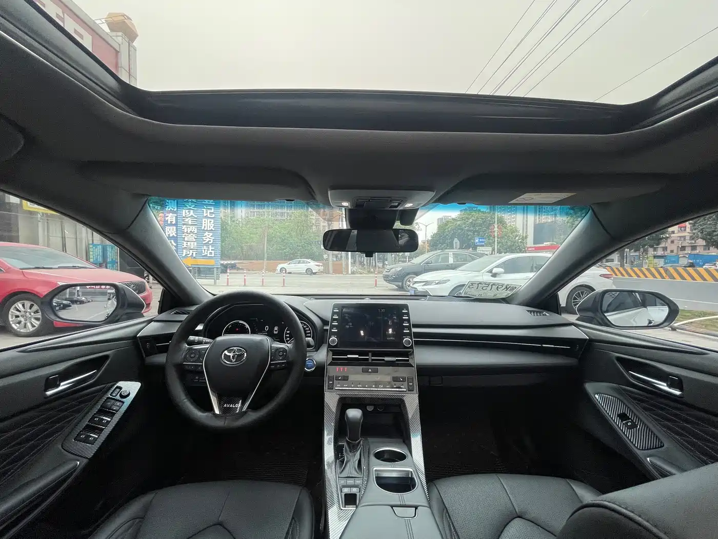 Toyota Avalon 2019 Hybrid 2.5L XLE Premium Edition China V фото 8