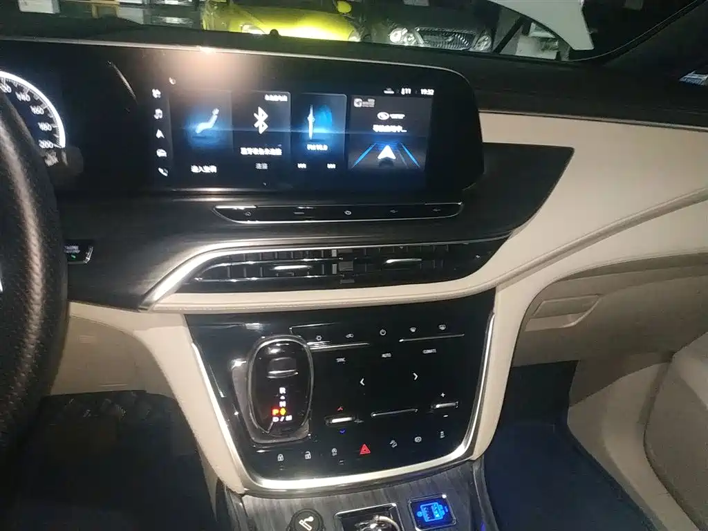 Buick GL8 2021 ES Landlord 653T Comfort фото 13