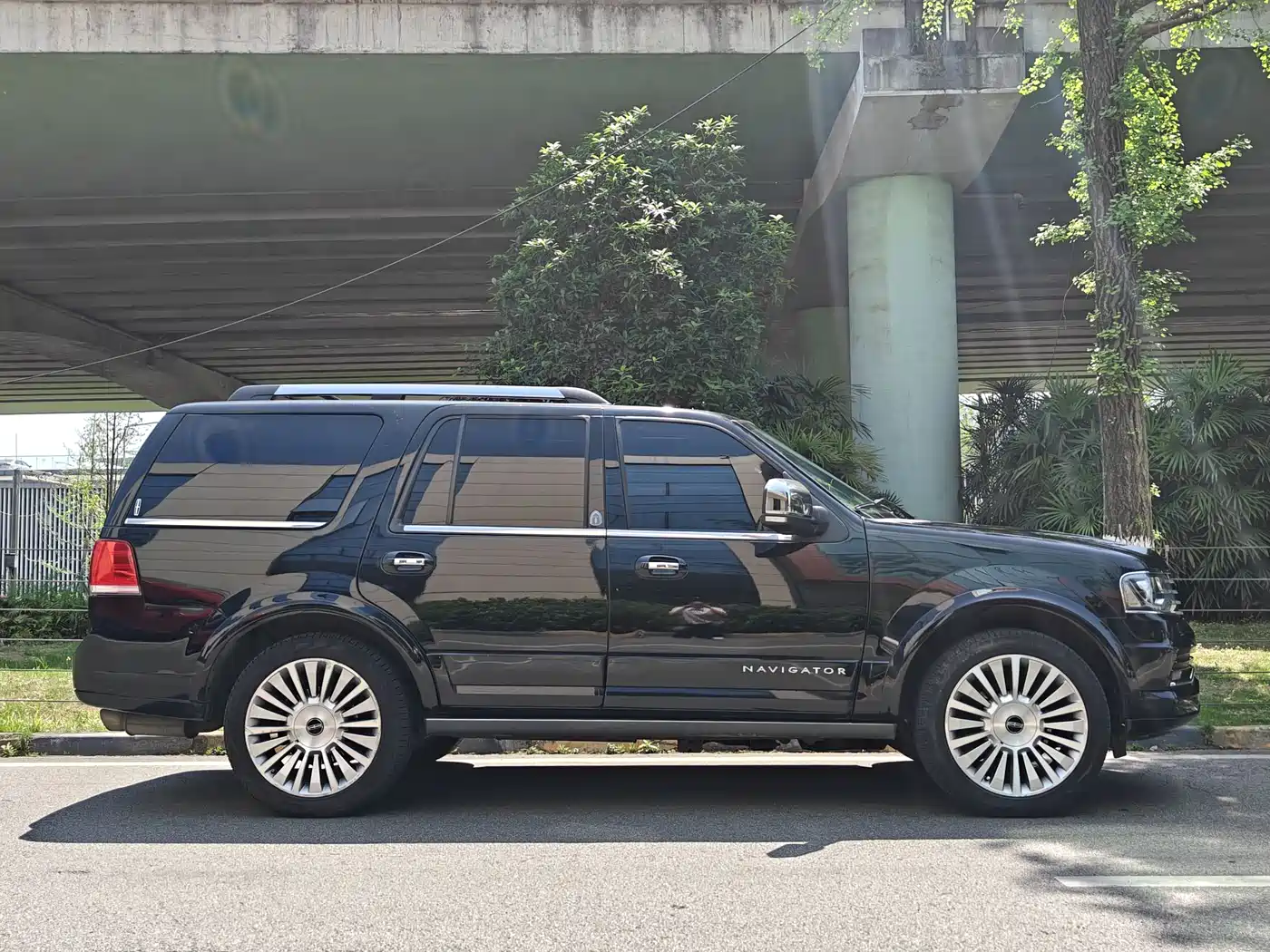 LINCOLN NAVIGATOR