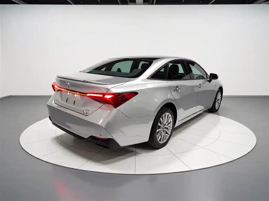 Toyota Avalon 2024 Model Hybrid 2.5L XLE Prestige Edition фото 5