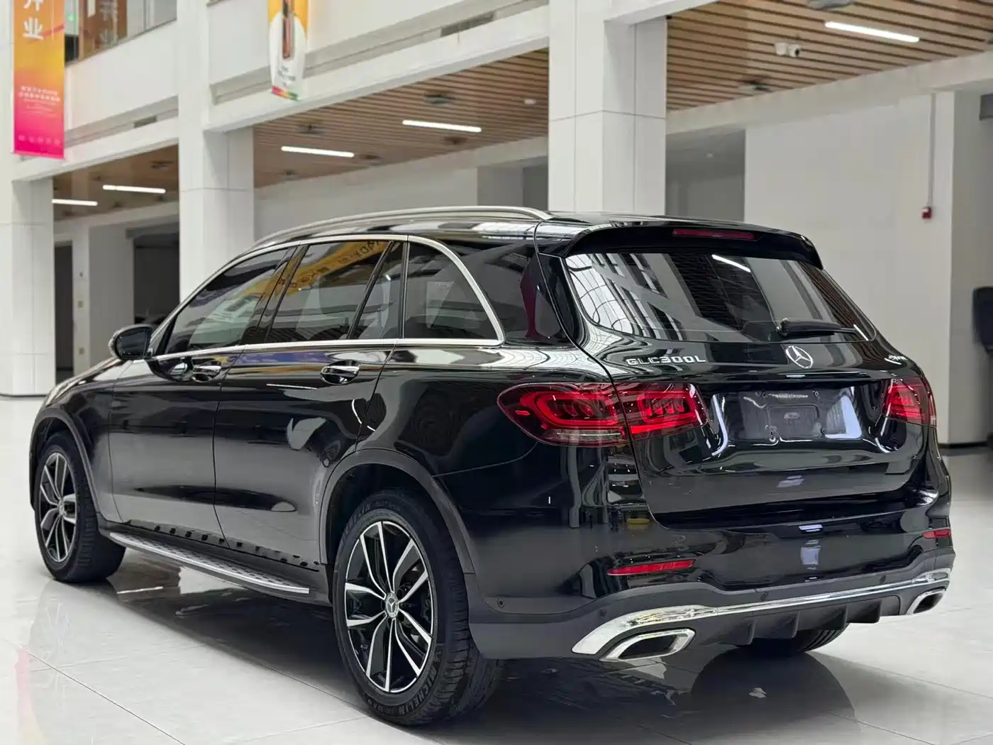 MERCEDES-BENZ GLC