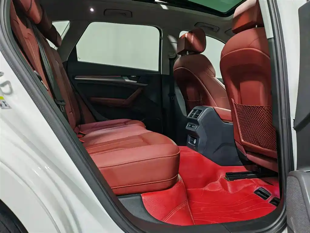 Audi Q5L 2022 40T Luxury Dynamic фото 6