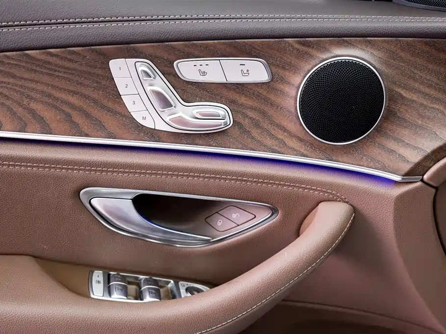 Mercedes-Benz E-Class 2023 E 300 L Fashion фото 17