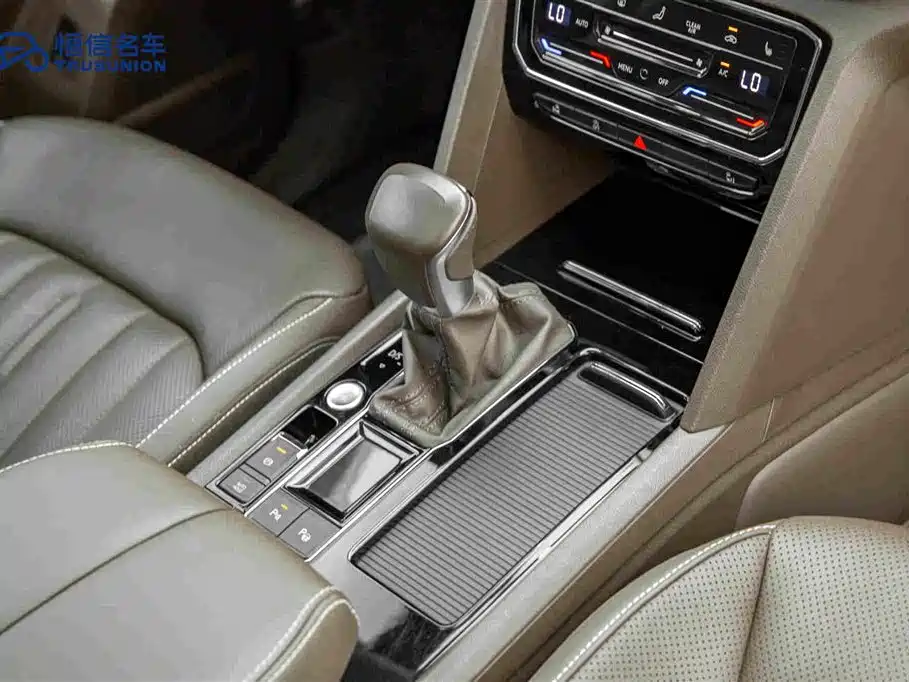 Volkswagen Viloran 2020 2020 330TSI Luxury Edition