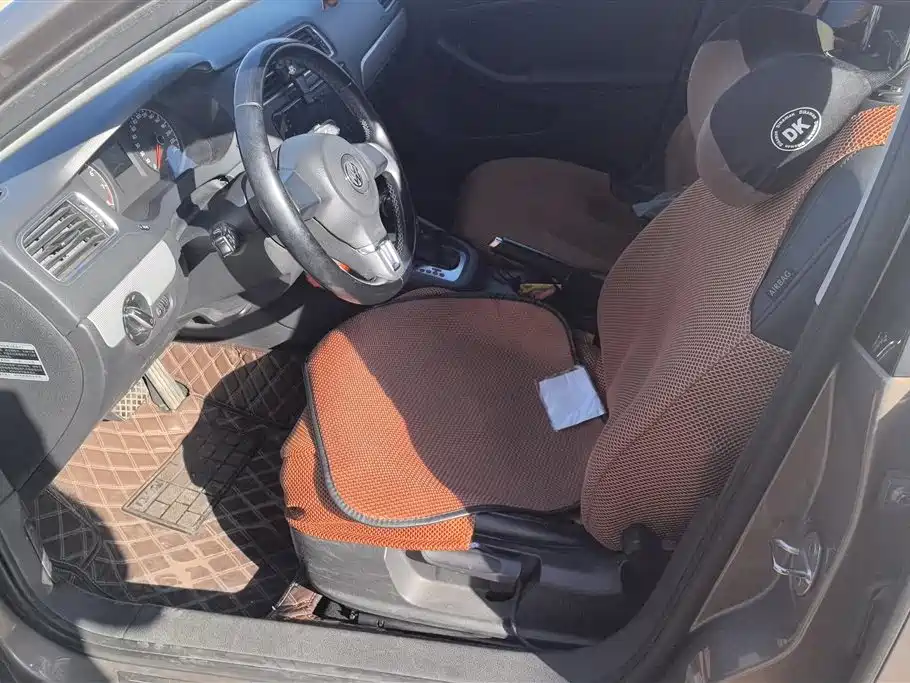 Volkswagen Sagitar 2014 Facelift 1.6L Automatic Comfort фото 9