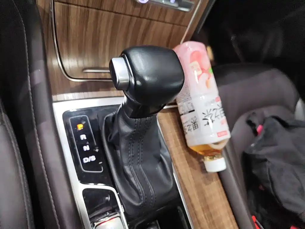 Roewe RX8 2018 2018 30T Internet-connected 2WD Ultimate Edition