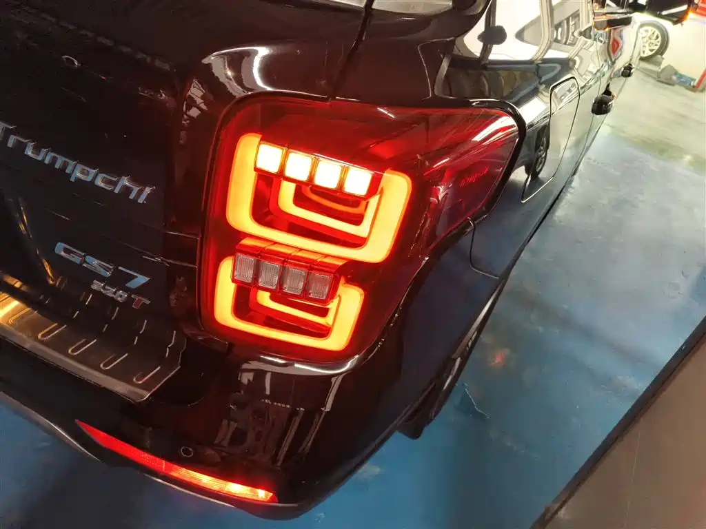 GAC Trumpchi Trumpchi GS7 2017 320T 2WD Luxury Smart Connect фото 8