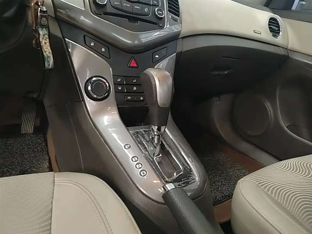 Chevrolet Cruze 2015 1.5L Classic SE AT фото 14