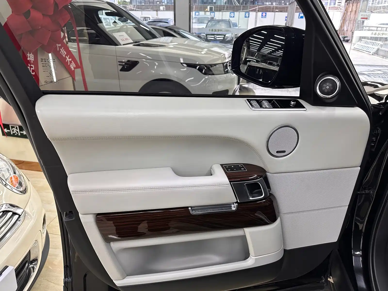 Фото 9 - Land Rover Range Rover