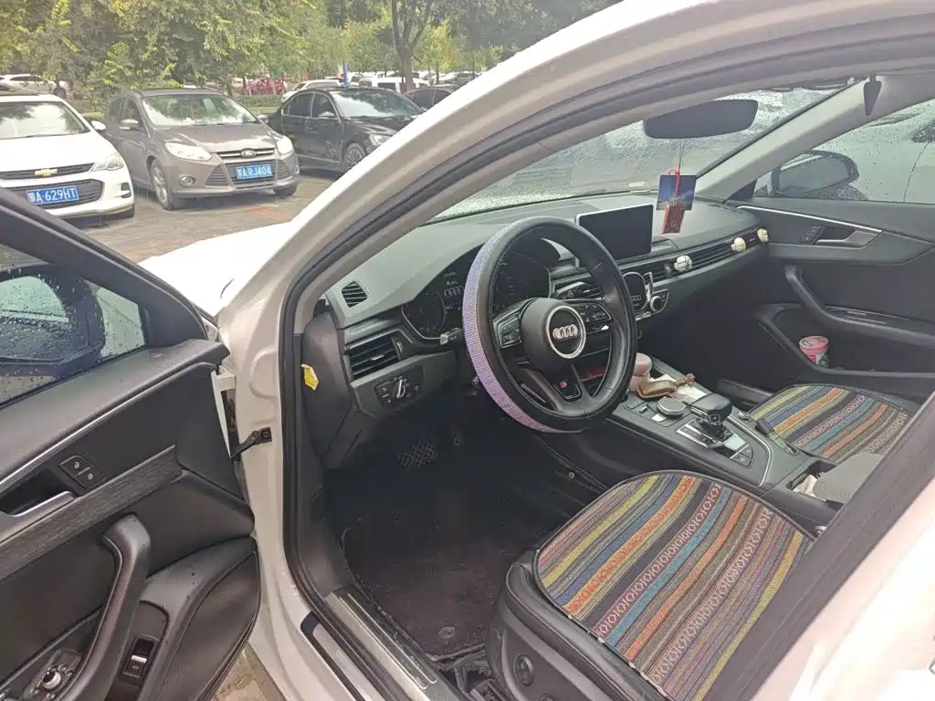 Photo 12 - Audi A4L