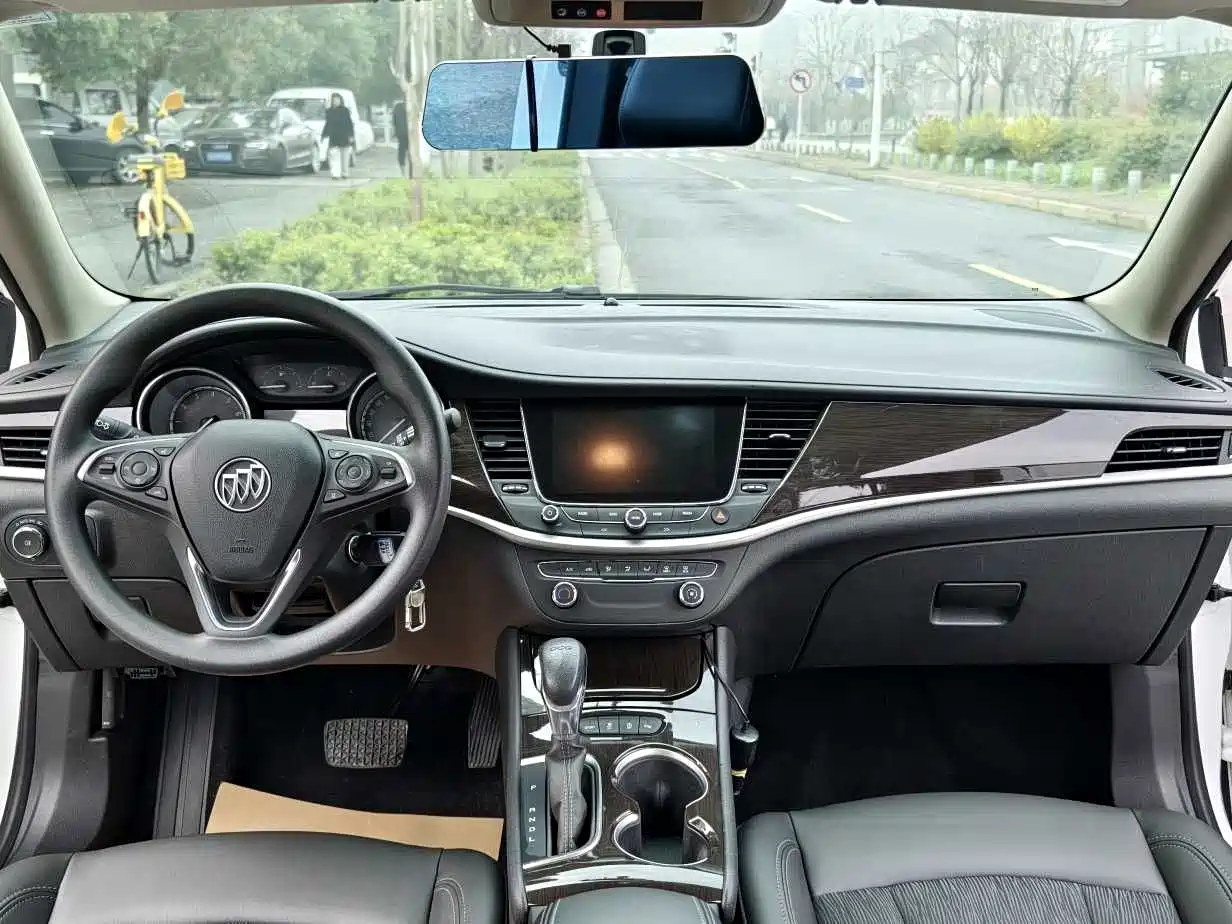 Buick Verano 2018 Sedan 20T Dual Clutch Leading фото 15