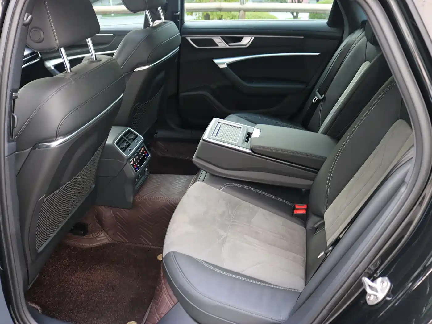 Audi A6L 2024 45 TFSI quattro Premium Elegance фото 8
