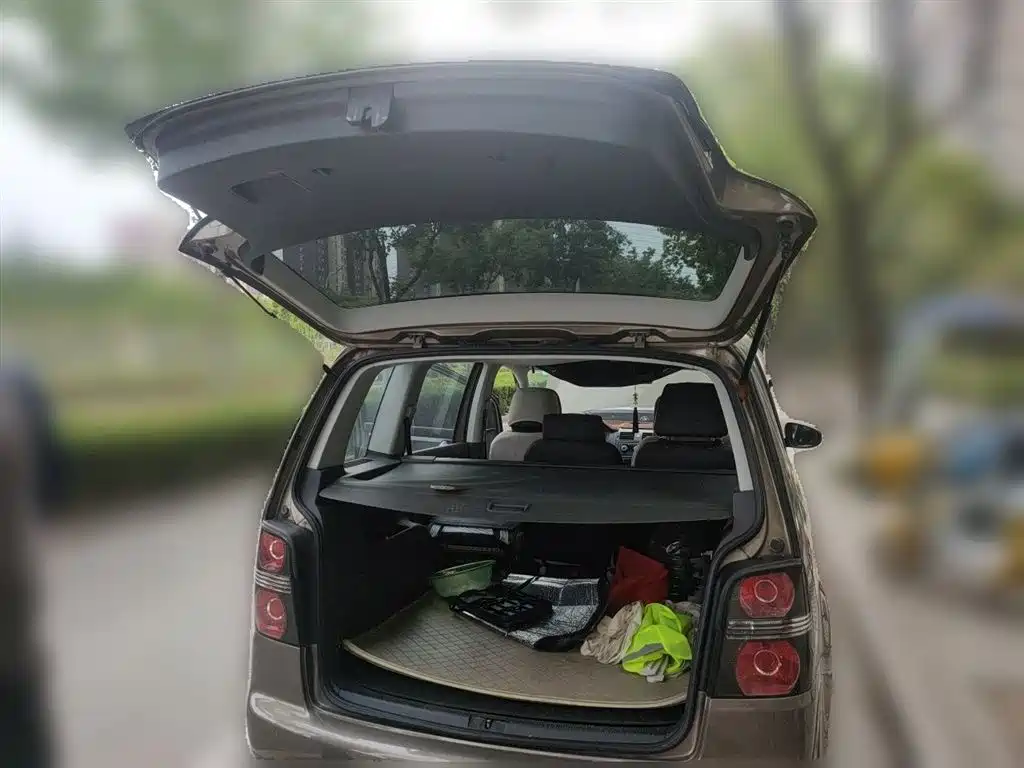 Volkswagen Touran 2015 1.4T Manual Trend Edition 5-seater фото 10
