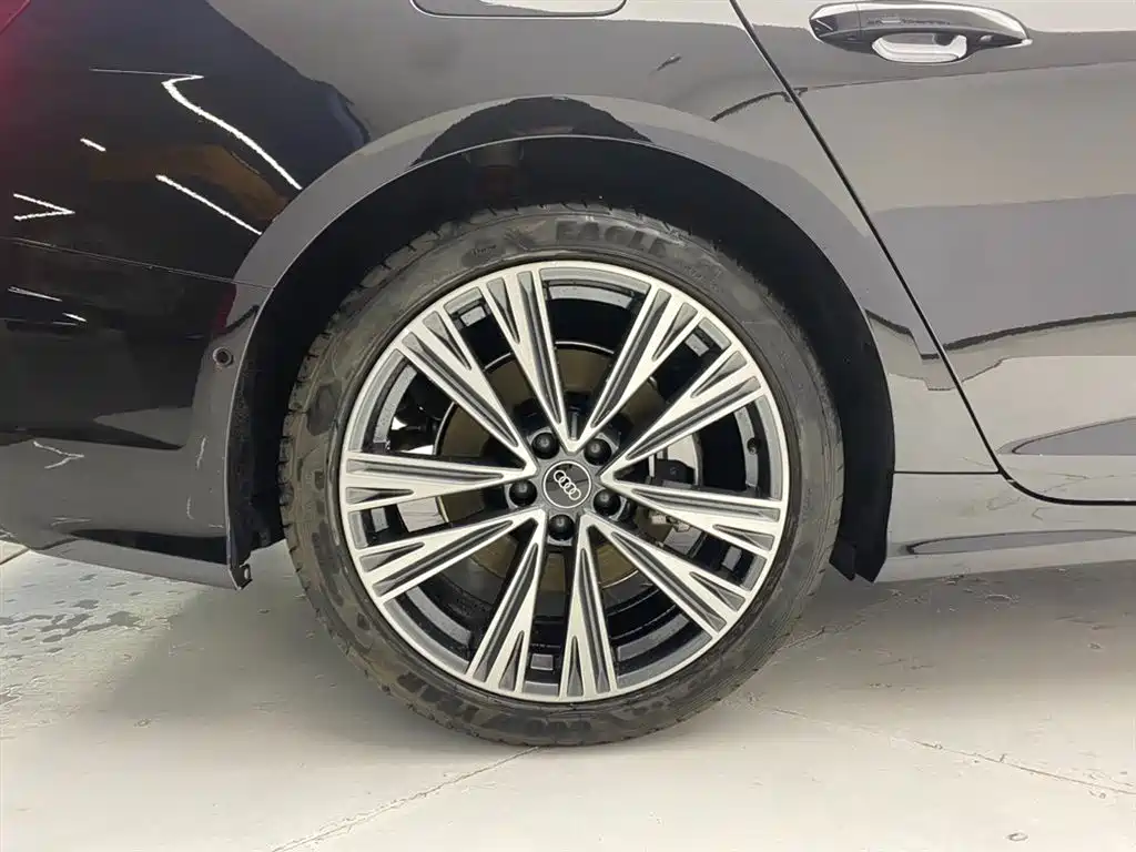 Audi A6L 2025 45 TFSI Premium Sport фото 11