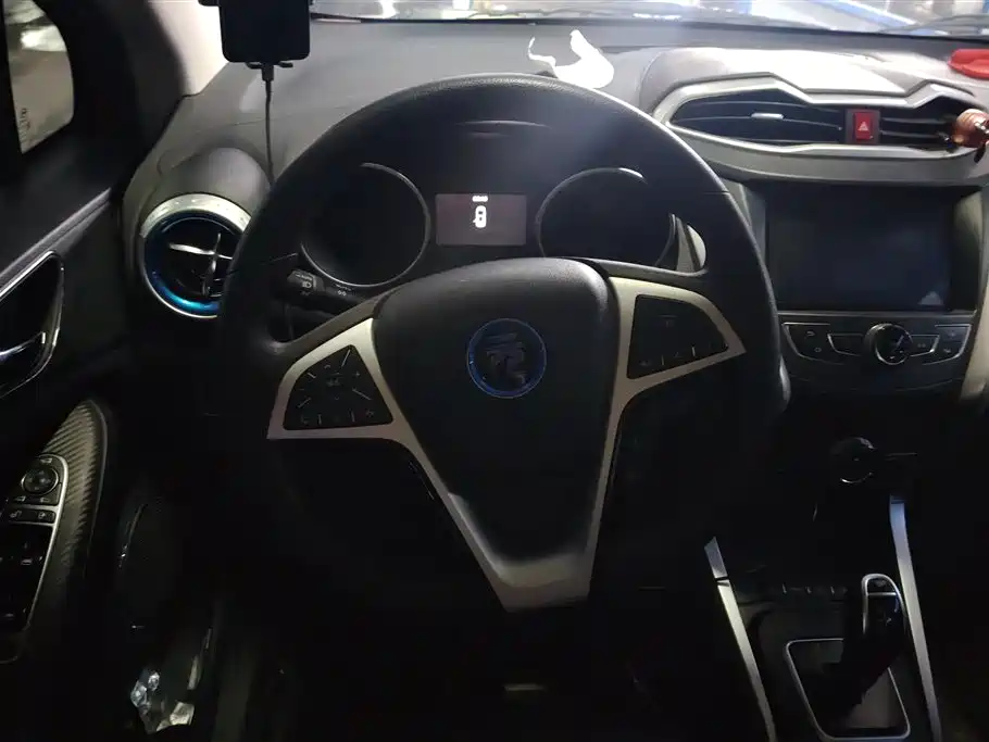 BYD Yuan New Energy 2018 EV360 Smart Connected Cool Edition фото 15