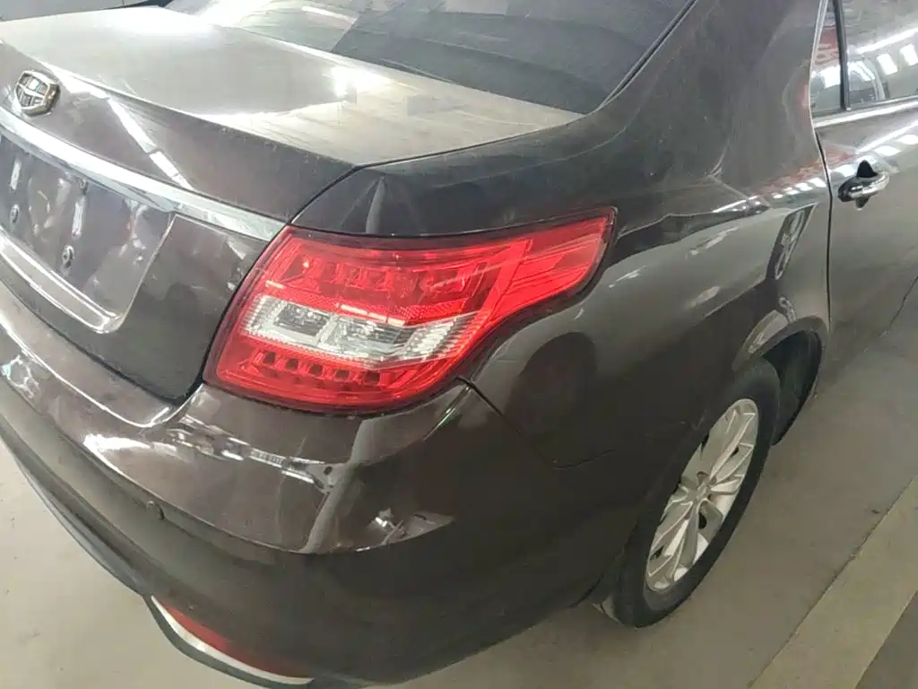Фото 8 - Geely Vision