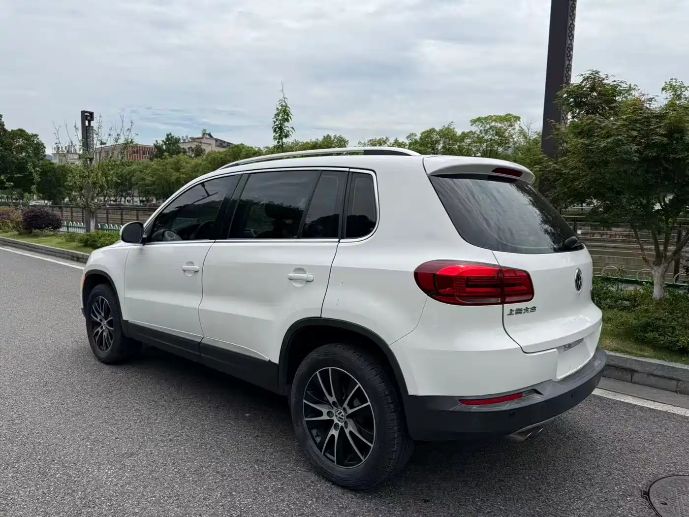 Volkswagen Tiguan 2015 1.8TSI Automatic 2WD Highline фото 5