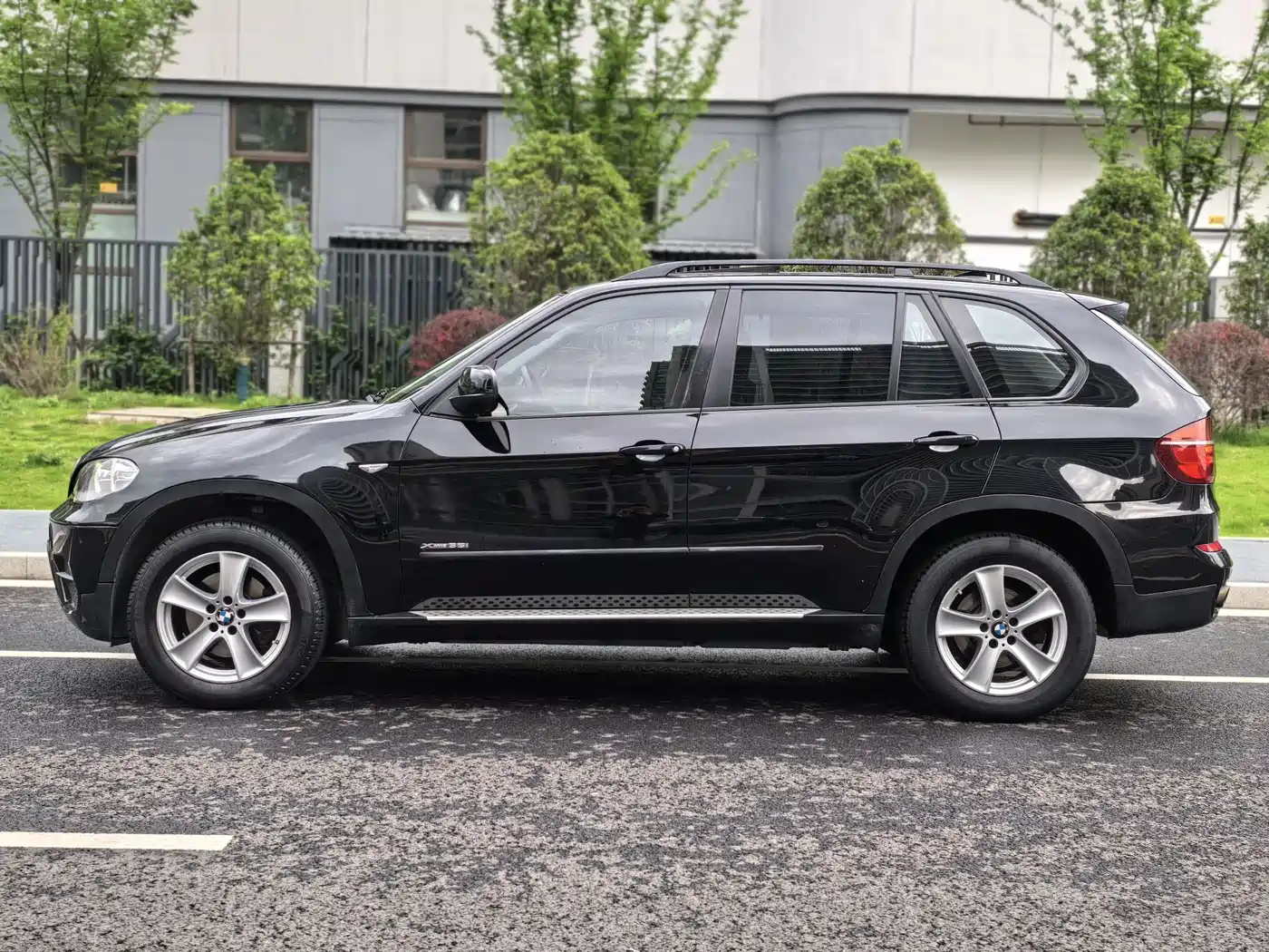 BMW X5 (Import) 2011 xDrive35i Leading Edition фото 4