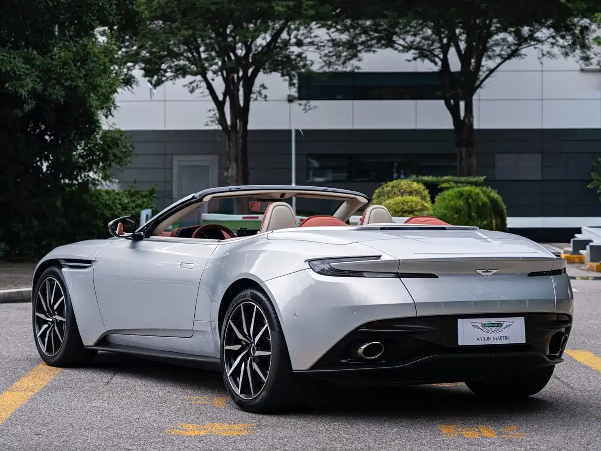 Фото 5 - Aston Martin DB11