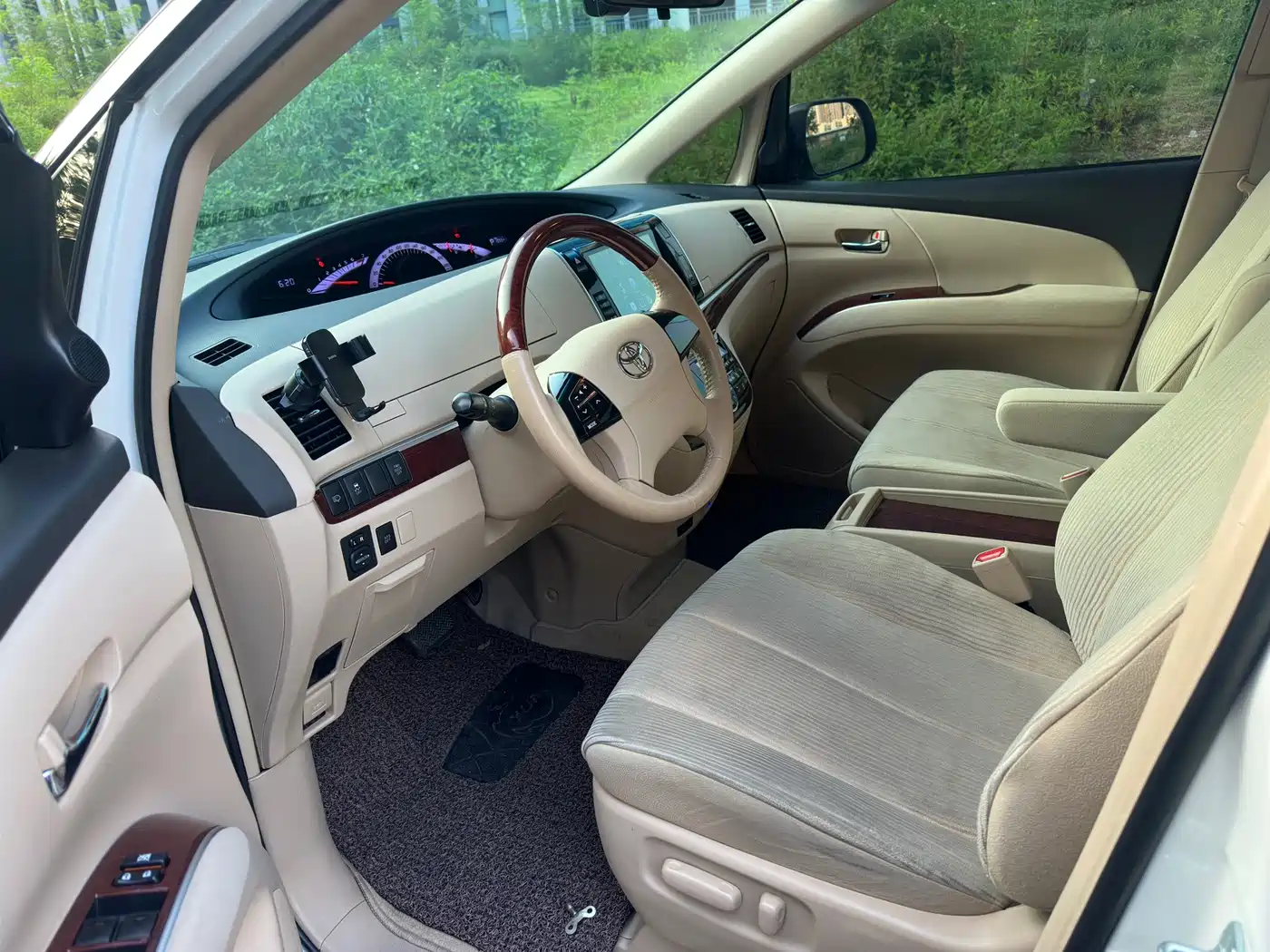 Фото 6 - Toyota Previa