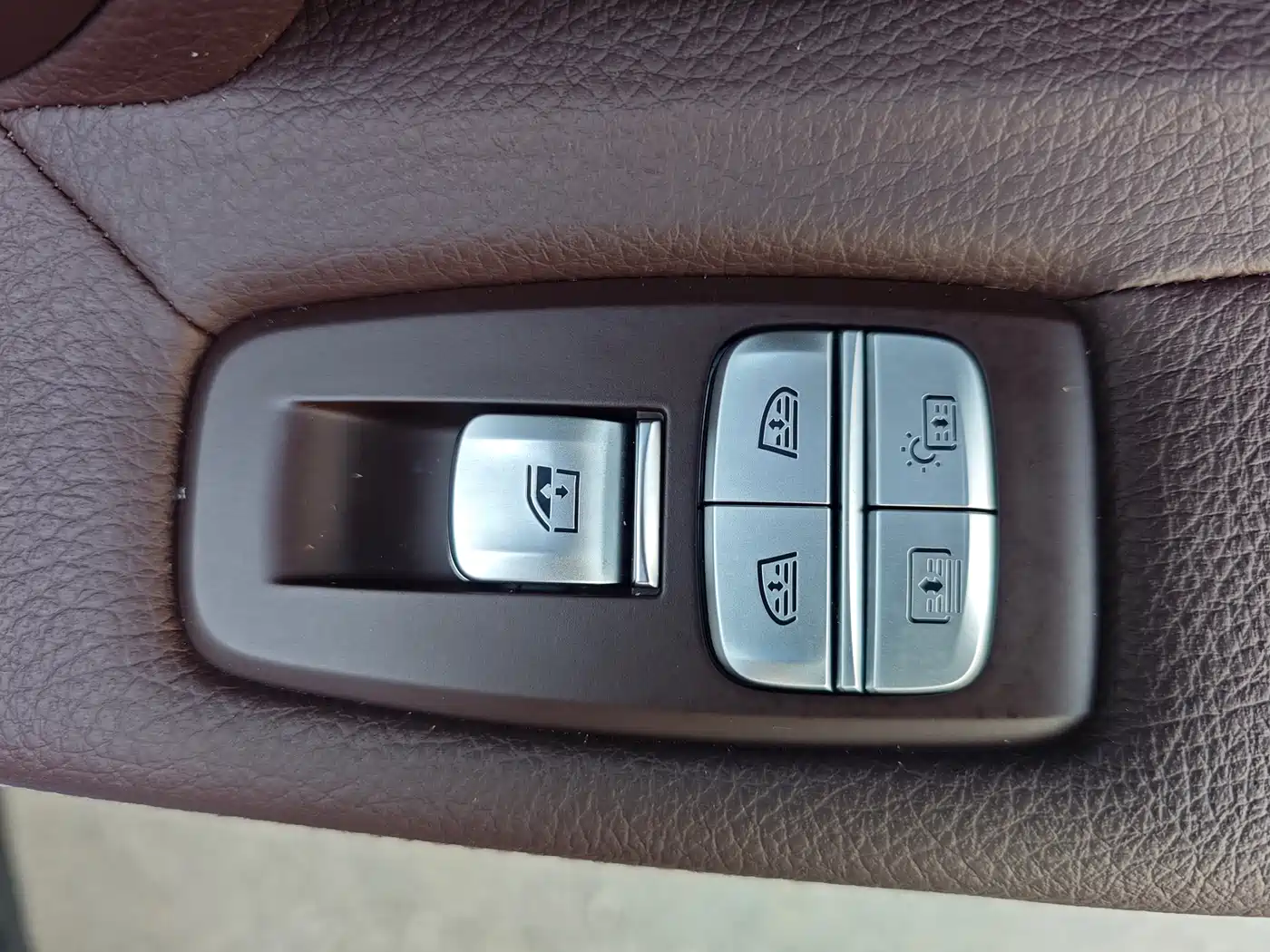 BMW 7 Series 2017 730Li Leading Edition фото 19