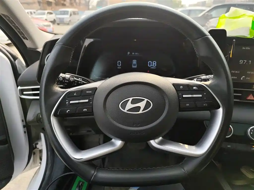 Hyundai Elantra 2023 1.5L CVT GLX Elite Edition фото 7