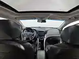 Фото 10 - Hyundai Sonata