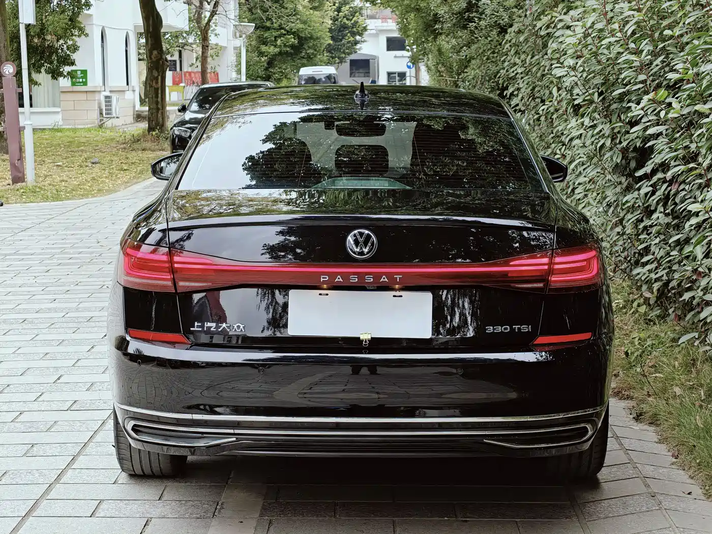 Photo 4 - Volkswagen Passat