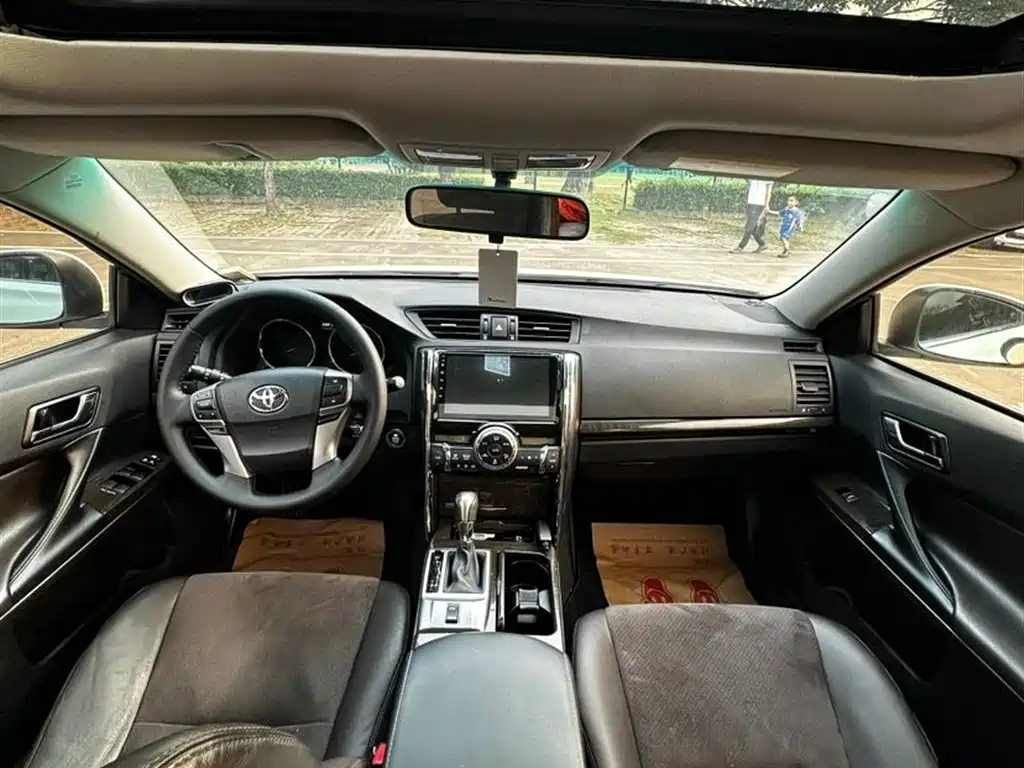 Toyota Reiz 2013 2.5V Premium Edition фото 5