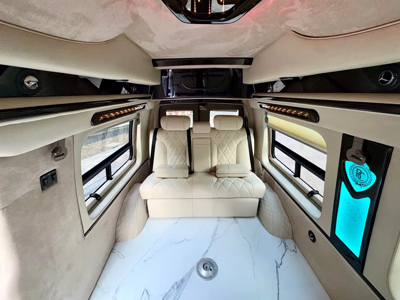 GMC Savana 2017 2017 6.0L G660S Elegance Panoramic Roof Edition